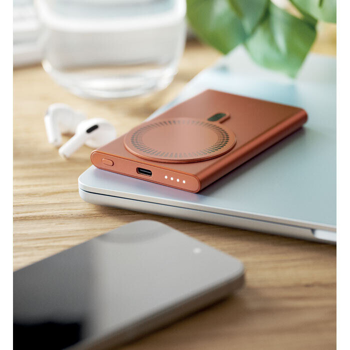 Magnētiskā bezvadu ārējās uzlādes stacija 20W - 5 000 mAh