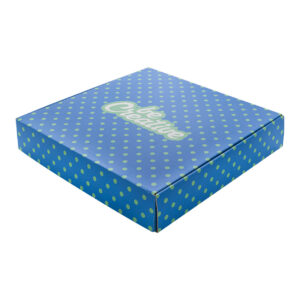 Individuāli apdrukāta plāna pasta dāvanu kastīte ar pašlīmējošu joslu, 328×310×58 mm – Balta