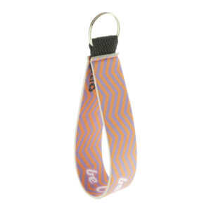 Individuāli apdrukāts RPET neoprēna atslēgu piekariņš, 25×107 mm – Balta